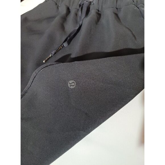 Lululemon On The Fly Skirt Size 4 - Picture 4 of 4